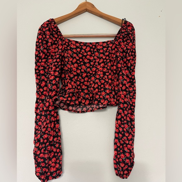 Off the shoulder rose crop top - Picture 2 of 4